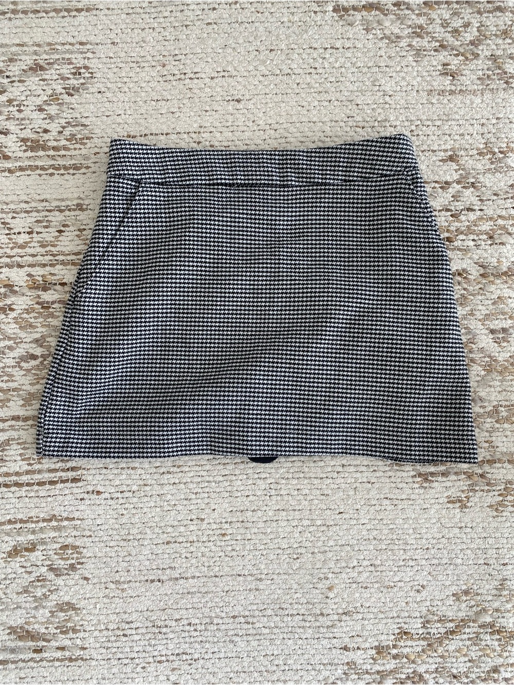Abercrombie & Fitch Black and White Mini Skirt - Houndstooth Style